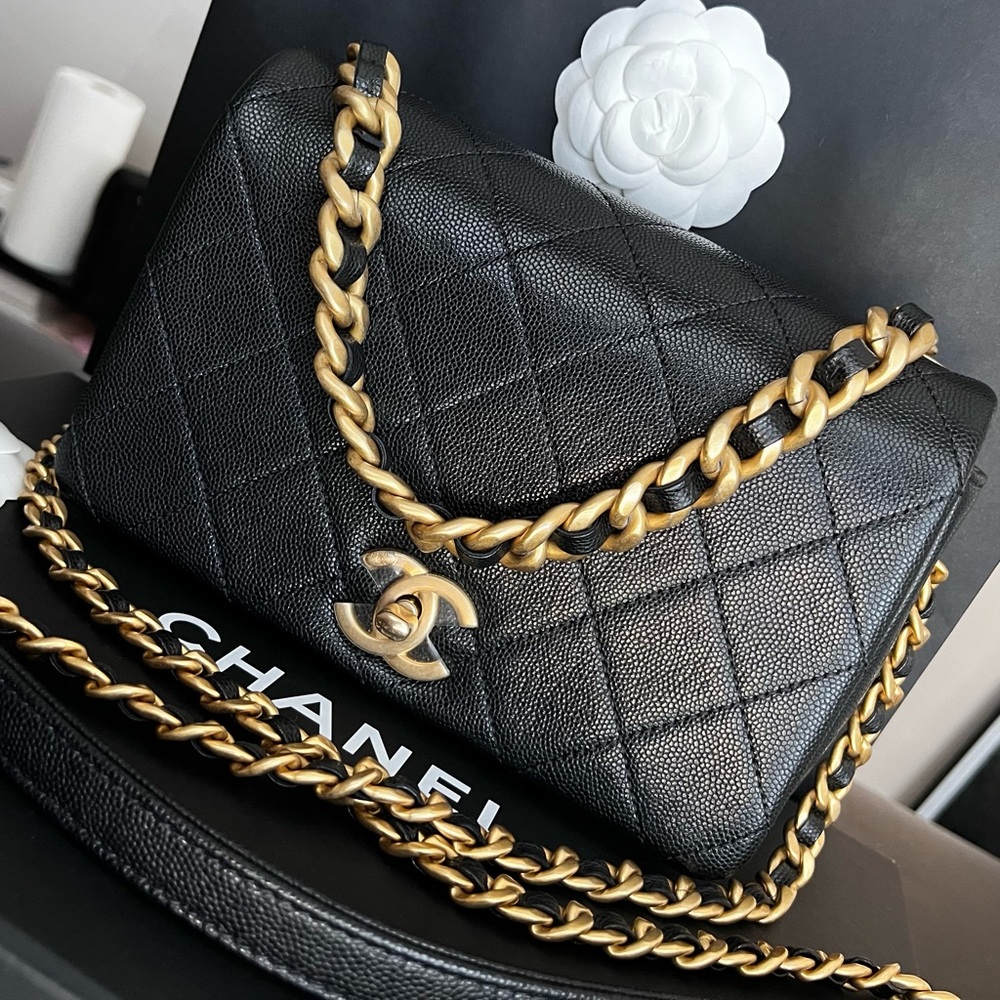 ❌ SOLD ❌Chanel Caviar Fashion Therapy 20A